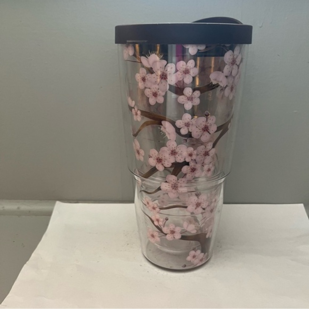 Tervis Japanese Cherry Blossom Tumbler 24 oz size with a travel lid